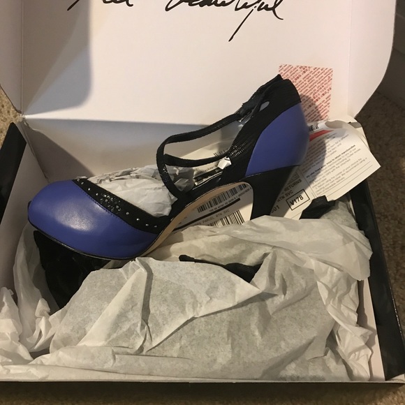 White House Black Market Shoes - White House Black Market brand new heels